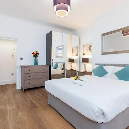 Appartamento Hidden Haven - Heart Of Fitzrovia Londra Esterno foto